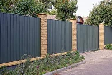 NSW+fence+made+of+colorbond+steel-384w.jpg