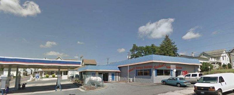 shop-exterior-road-side-view-at-harharts -service-station-northampton-pa.jpg