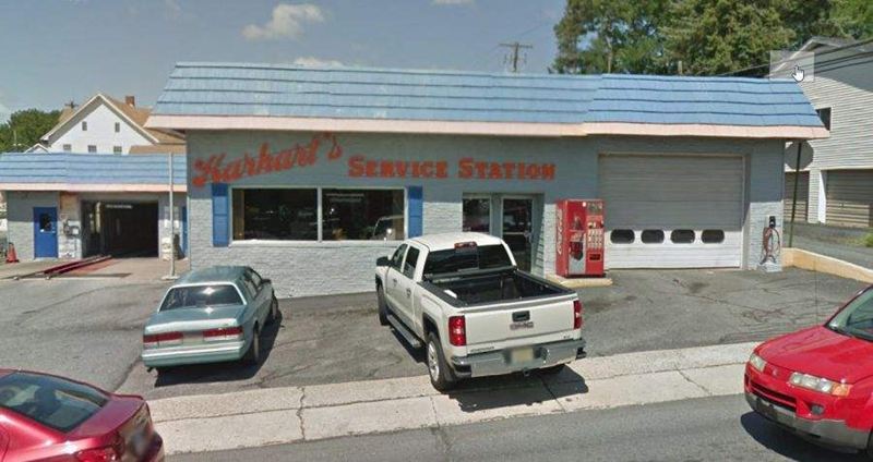 car-service-area-at-harharts -service-station-northampton-pa.jpg