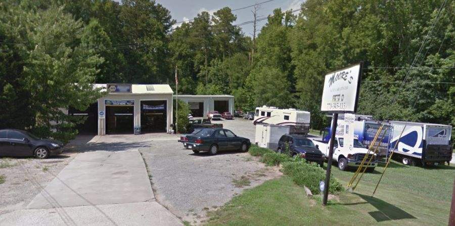 Front-Exterior-of-moores-auto-care-center-holly-springs-ga.jpg