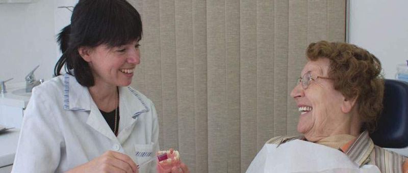 Zahnarztpraxis Dirk Haesloop (3).jpg