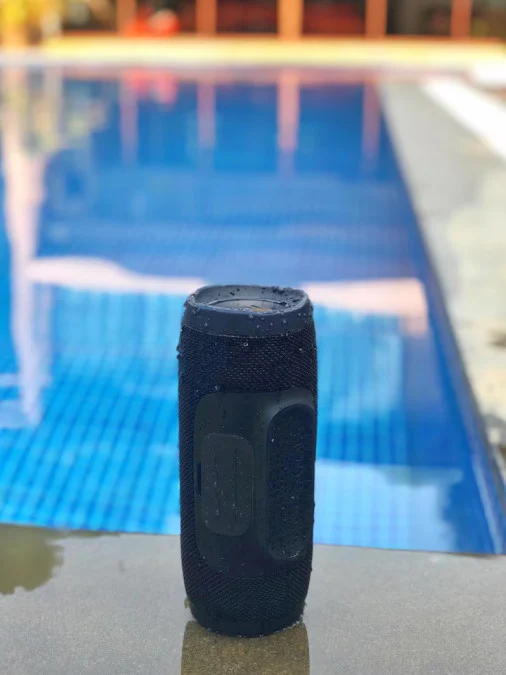 water resistance boat speaker.jpg