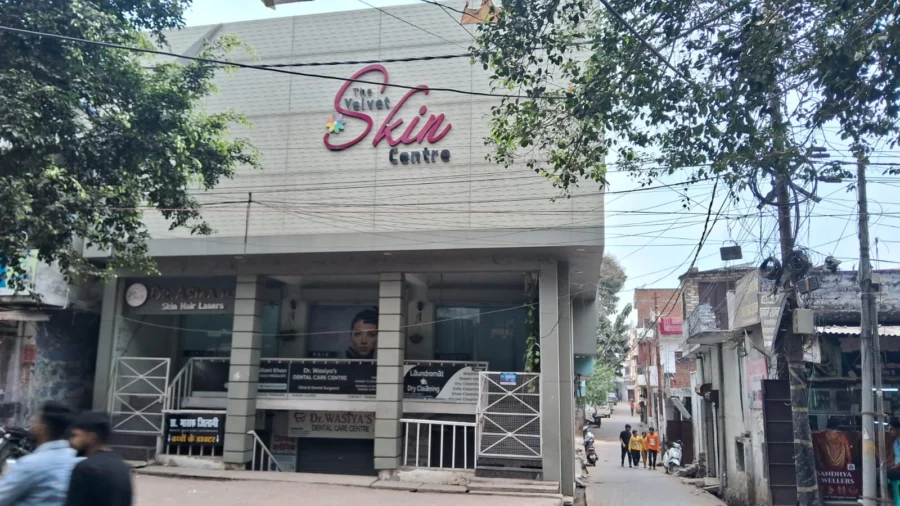 Best Dermatlogist in Lucknow - The Velvet Skin Center - Thakurganj - Front.jpg