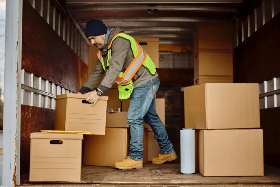 Long-Distance-Moving-Service-2-1024x683.jpg