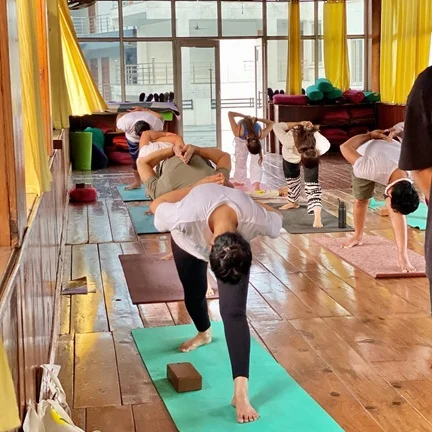 Parsvottanasana.jpg